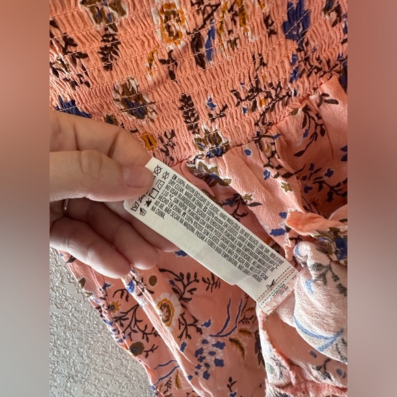 Forever 21 Women’s Romper Pink an Blue Floral Smocked Ruffle Off Shoulder Size S - Picture 6 of 7